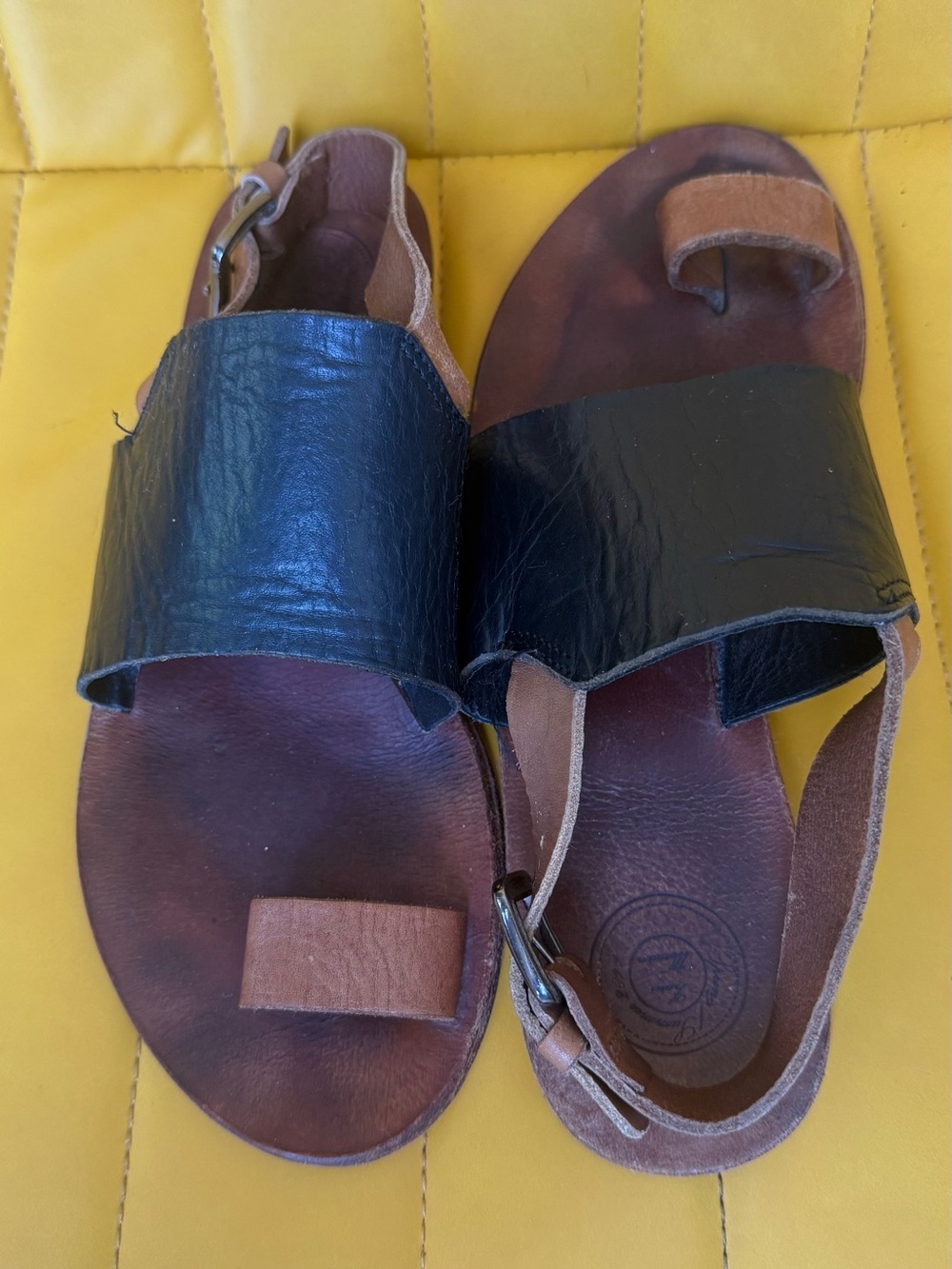 Zara Black and Brown Leather Toe-Loop Sandals